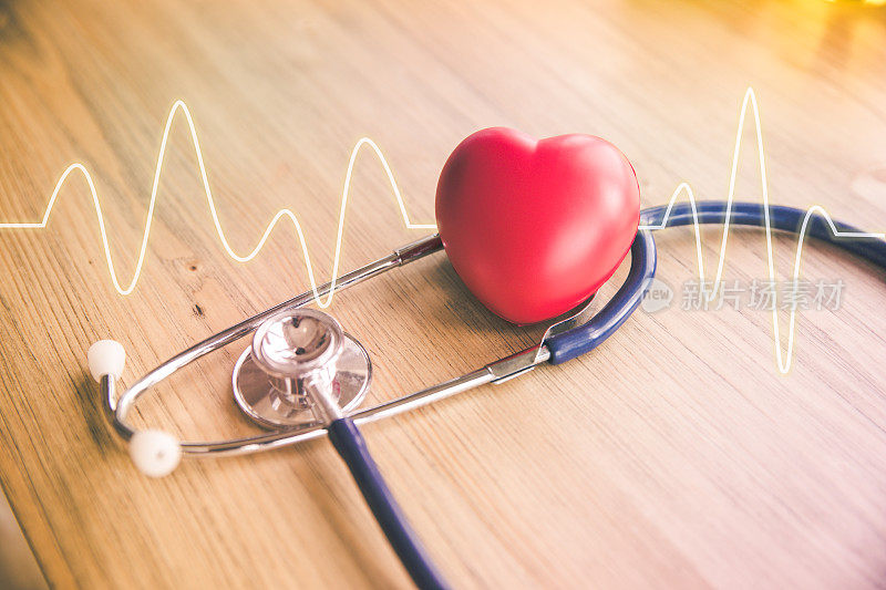 听诊器和红心，心电图