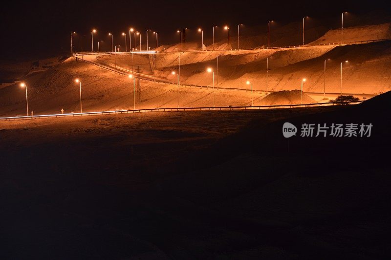 夜晚的山路