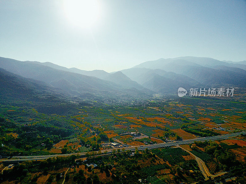 希腊海岸和奥林匹斯山