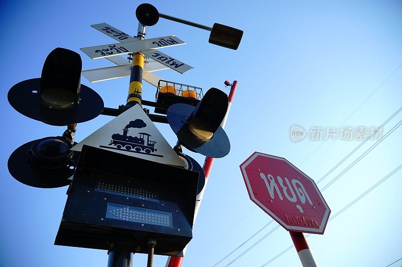 道路标志-铁路道口