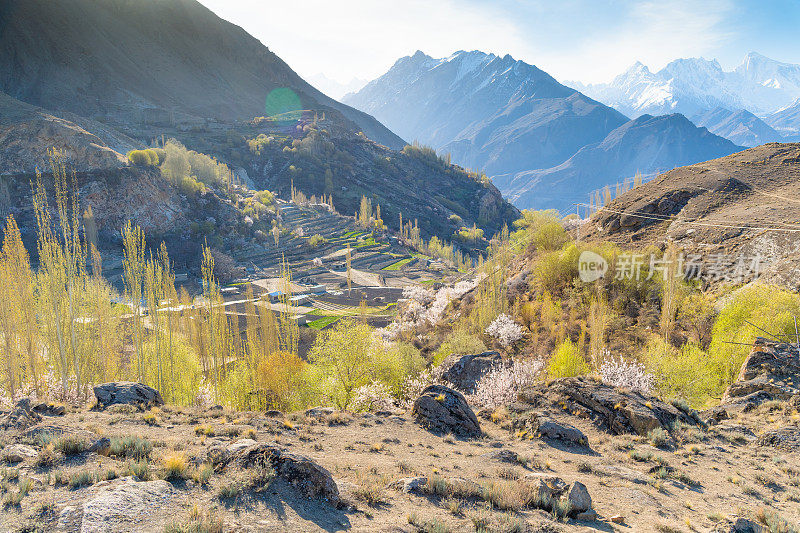 自然景观巴基斯坦秋季喀喇昆仑山脉，K2和南迦帕尔巴特，帕苏山谷