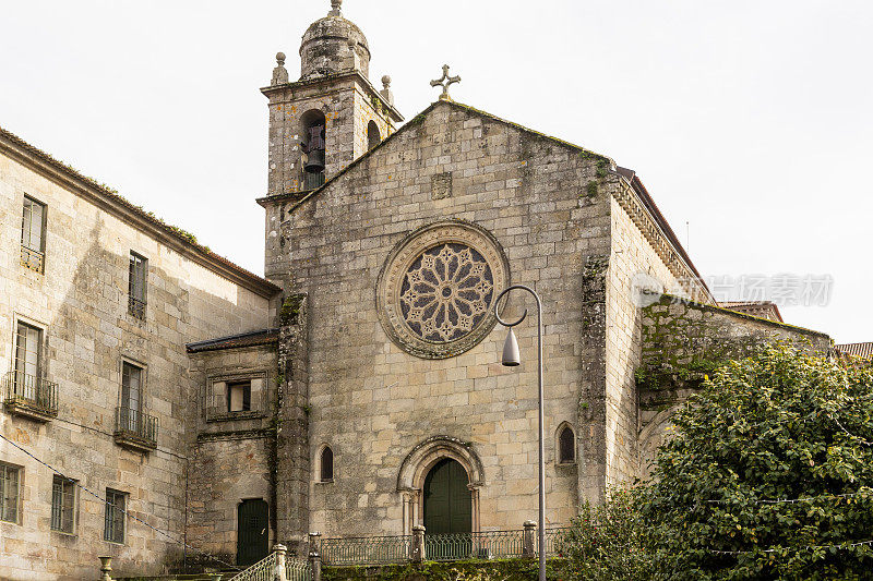 圣方济各教堂在广场德拉Herrería在蓬特韦德拉