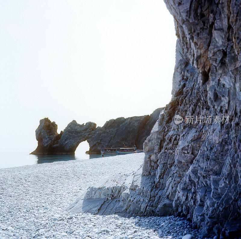 斯基亚索斯岛，希腊，白色的石头海滩