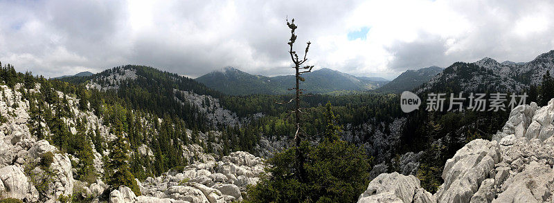 Velebit山景