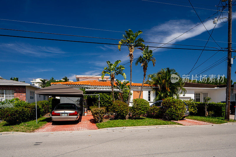 美国佛罗里达州迈阿密Surfside的独栋家庭住宅