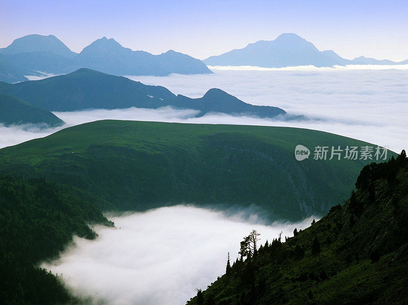 庇里牛斯山