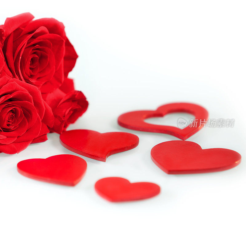 红色玫瑰和心形的特写