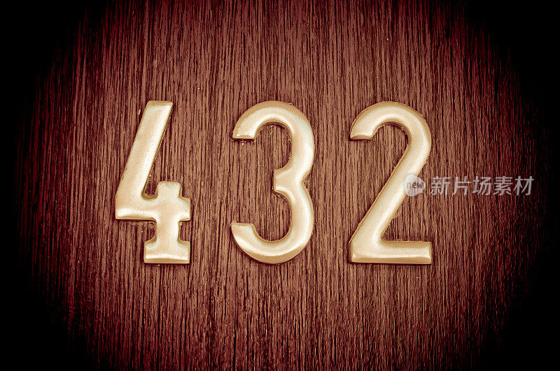 432房间