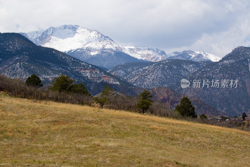 红岩峡谷的派克峰