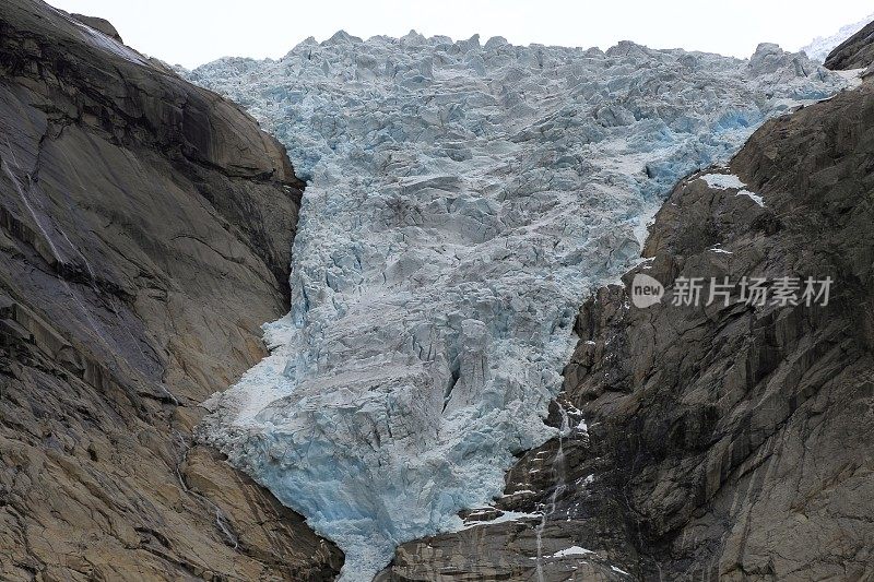 黄昏时的布里克斯达尔冰川特写-约斯达尔，挪威