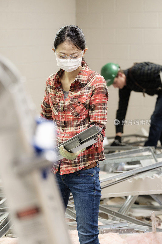 女性的建筑工人