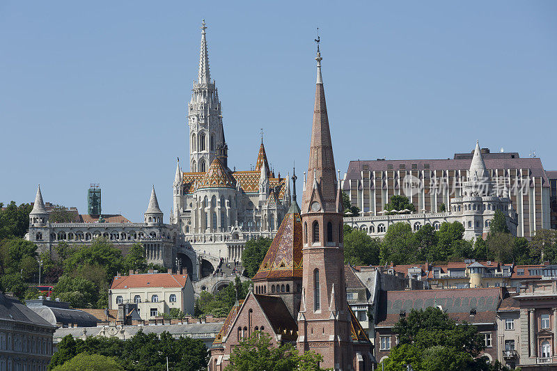 特写的马蒂亚斯教堂和渔夫的堡垒在布达佩斯