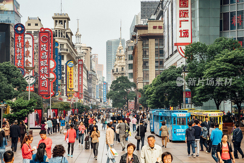 中国上海繁华的商业街