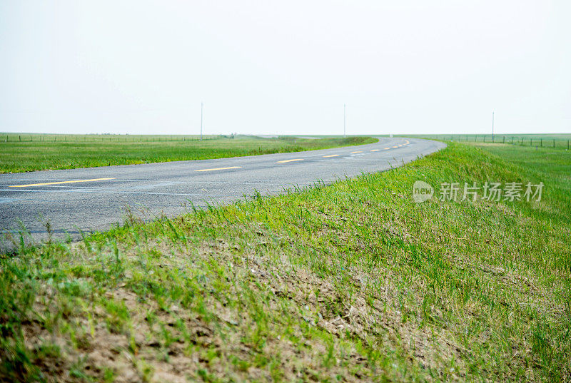 空白的沥青路面作为背景