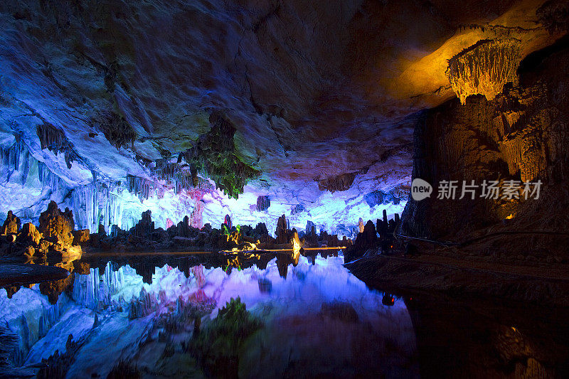 桂林的洞穴和水