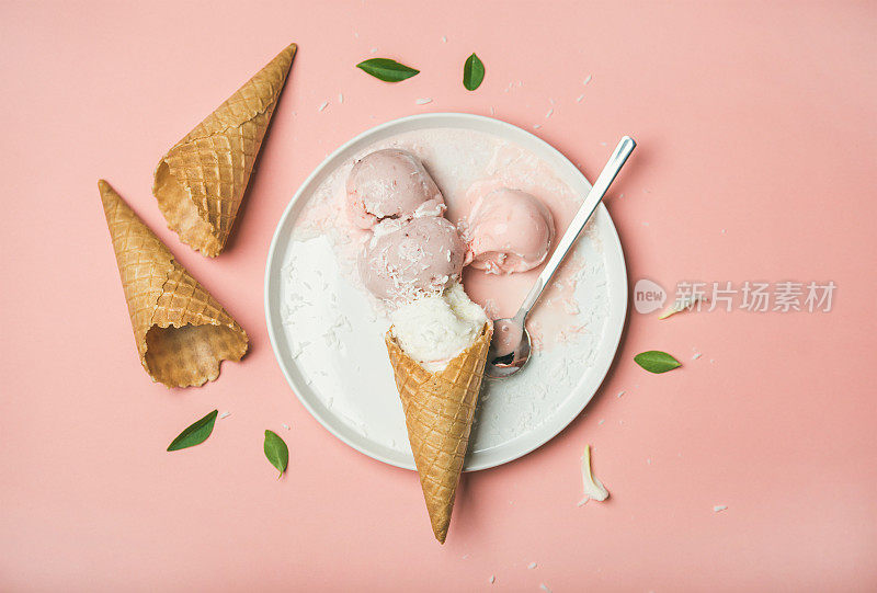 粉彩草莓椰子冰淇淋勺
