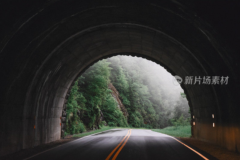 蓝岭公路上的隧道