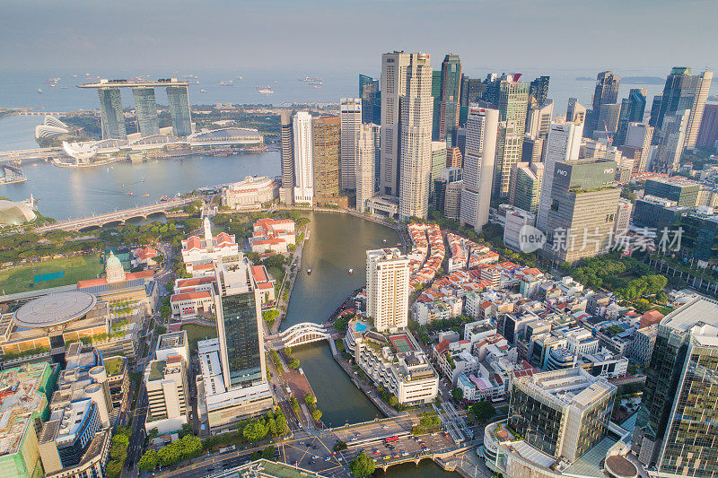 空中视野的城市天际线在新加坡市中心CBD中心