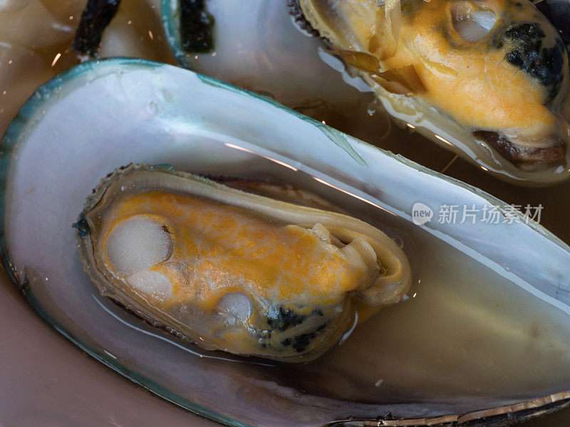 海鲜乌冬面汤特写