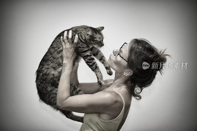 女人和猫