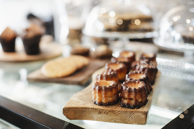 美味的法式糕点canelé