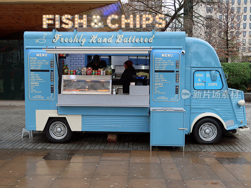 蓝鱼薯条货车。伦敦泰晤士河南岸