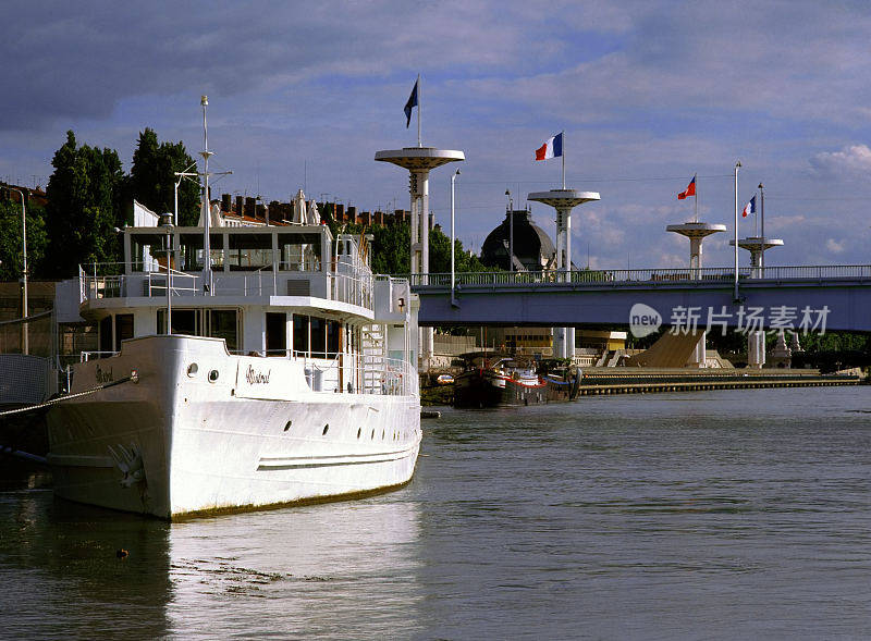 河流-里昂，法国的首都城市Auvergne-Rhône-Alpes地区，坐落在Rhône和Saône河流的交汇处-鸟瞰图