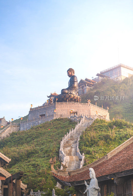 美丽的风景金山宝唐图塔和中国神u来和观音在越南萨帕翻斯盘山