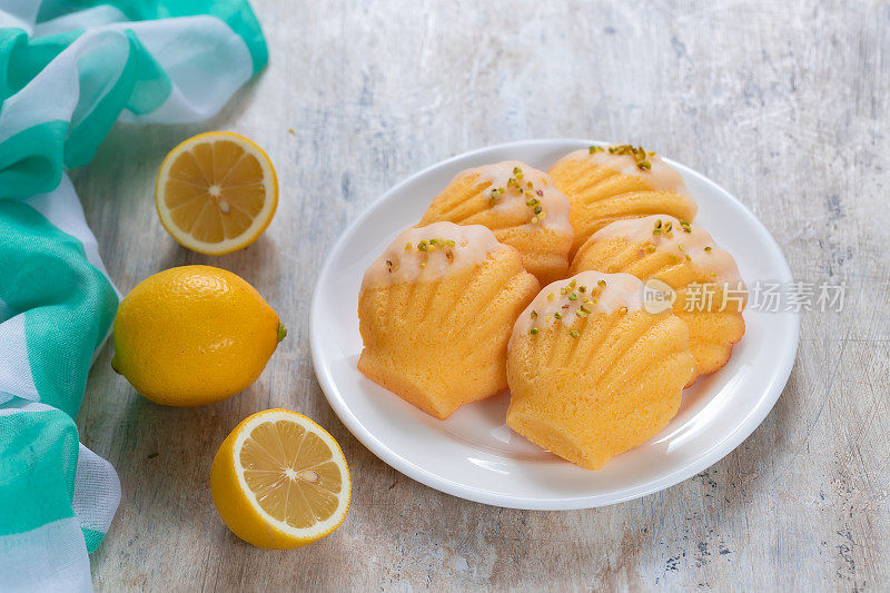 自制的饼干。法式饼干加柠檬汁和糖粉