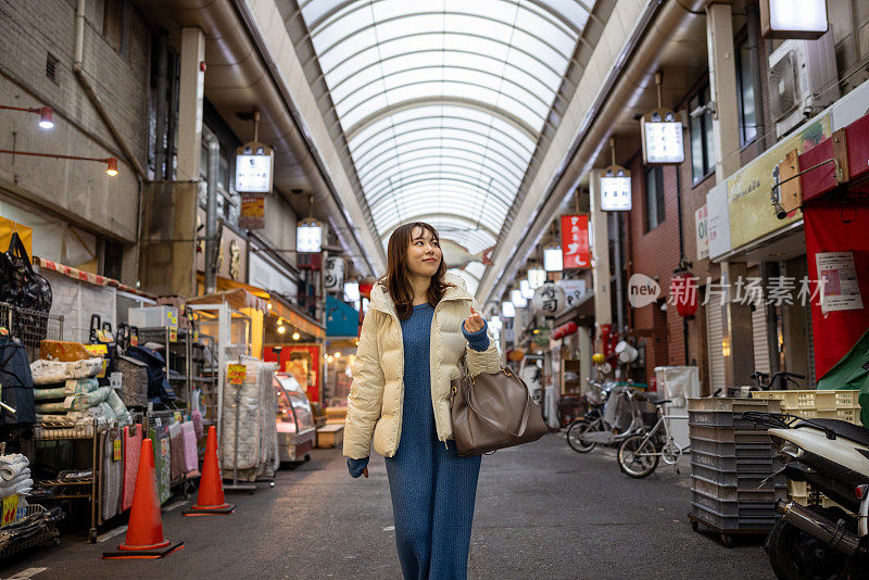 日本女子参观购物中心