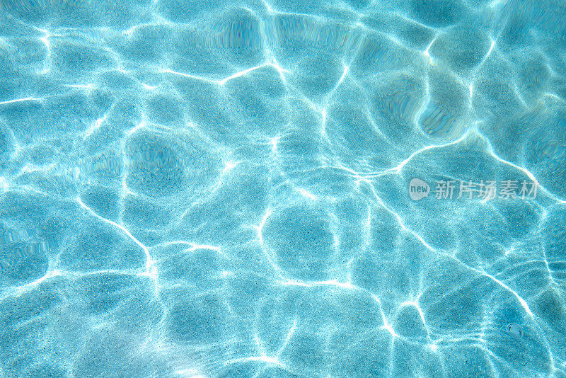 一个游泳池水纹理的特写