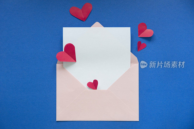 情人节信和剪纸元素在形状的心