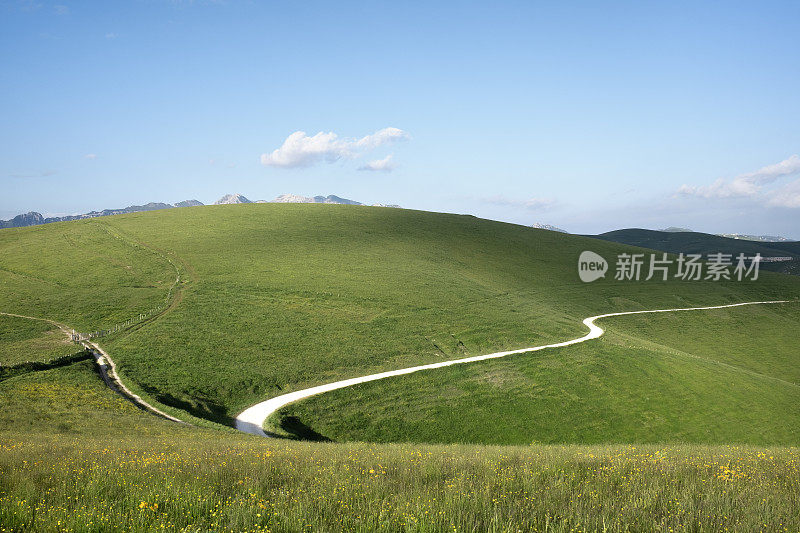 山景与土路