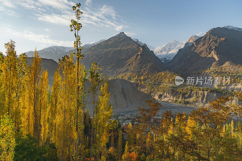 秋天的喜马拉雅山