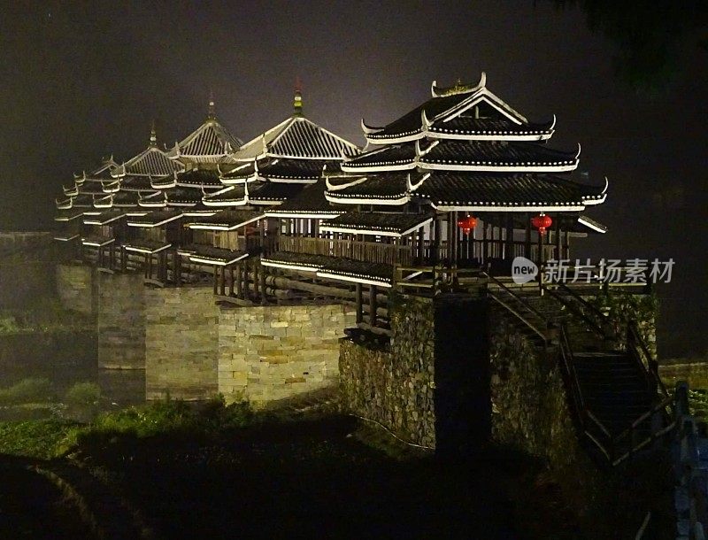 城阳永济桥又称城阳风雨桥，是中国广西三江县的一座桥梁。