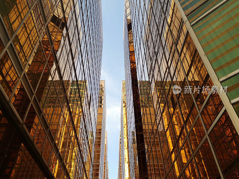 香港尖沙咀中港城商业大厦