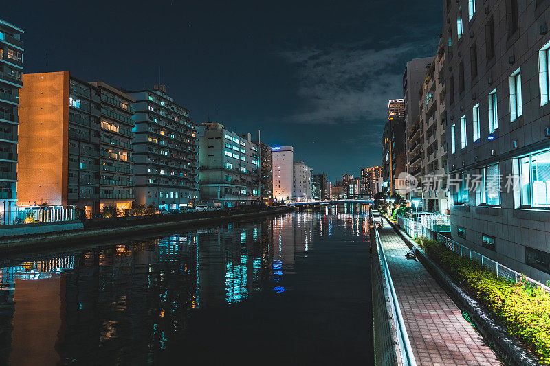 东京柴浦的夜景