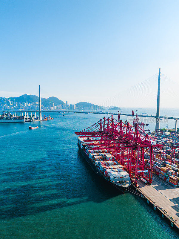集装箱船在香港的进出口和商业物流