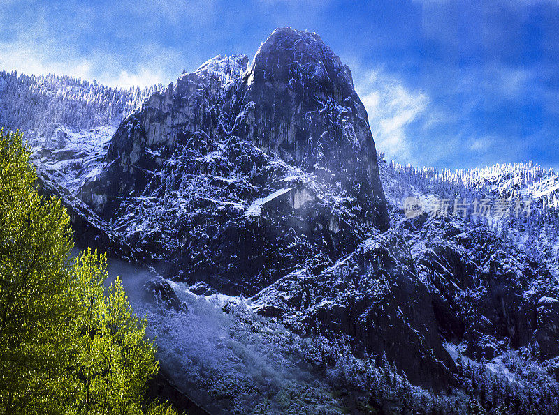 哨兵岩的冬季景观