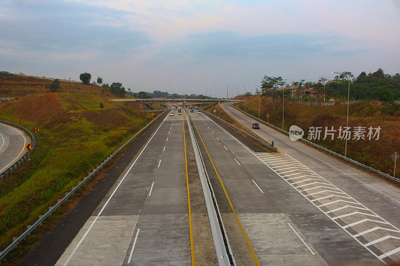 高速公路车辆的街景