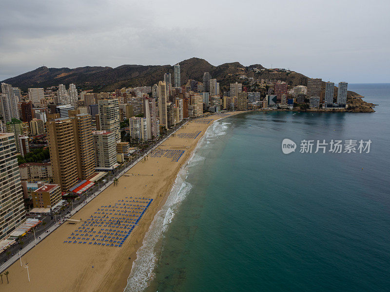 贝尼多姆市的海岸线