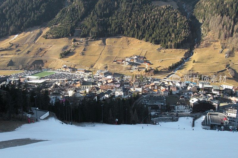 冬季奥地利的伊斯格尔滑雪胜地
