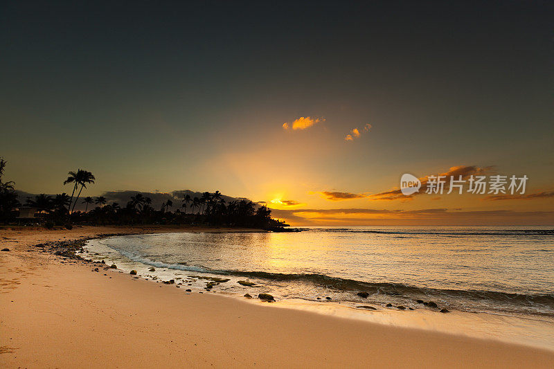 夏威夷考艾岛的科罗亚波伊普海滩，日出赫兹