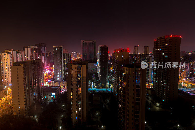 青岛摩天大楼的夜晚