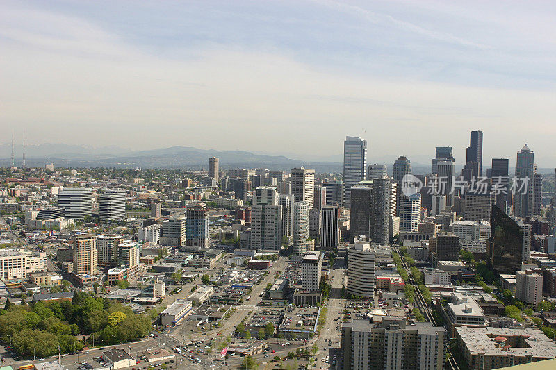 从太空针塔俯瞰西雅图市中心