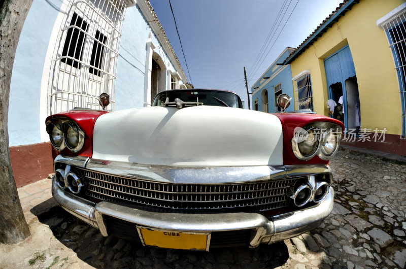 古巴特立尼达的老爷车