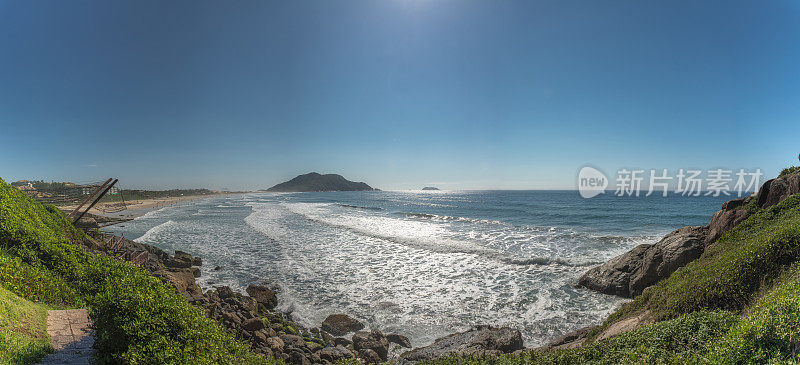桑蒂尼奥海滩的全景照片Florianópolis，圣卡塔琳娜，巴西