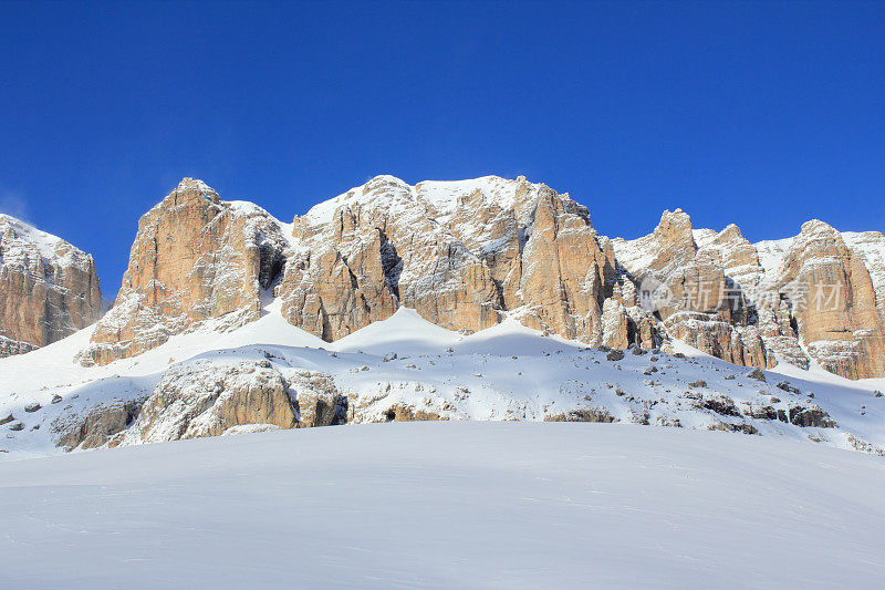 意大利Dolomites的冬天