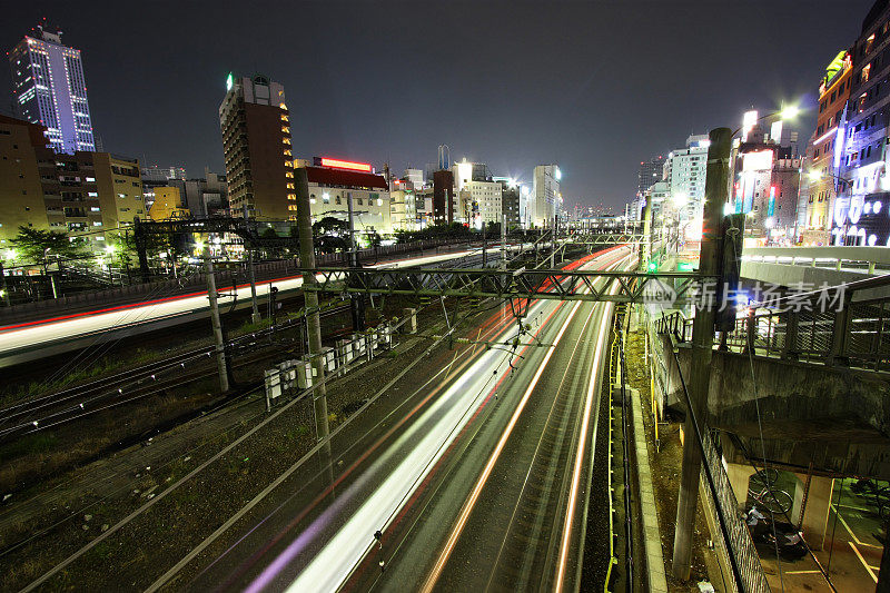 东京铁路的夜景