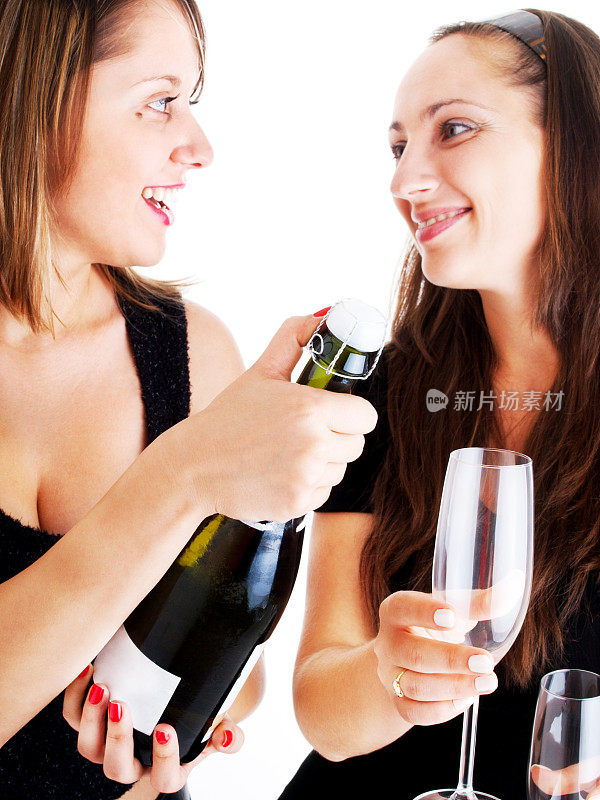 女人用香槟庆祝
